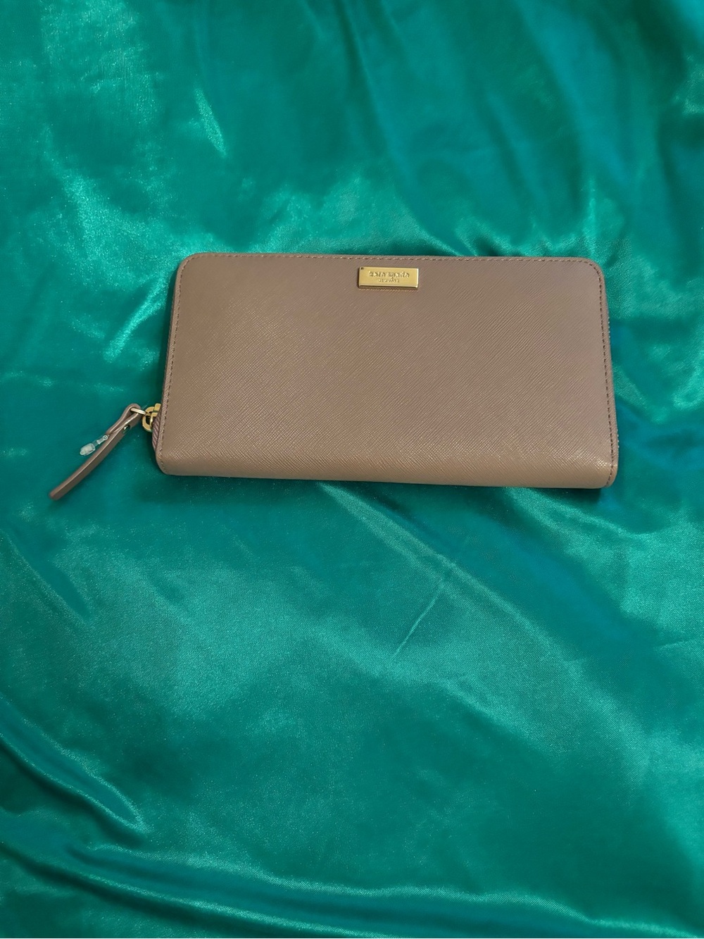 kate spade New York Blush Wallet with Logo Interior